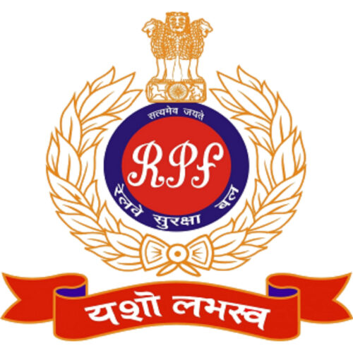 रेलवे सुरक्षा बल पोस्ट देवरिया द्वारा यात्री का छूटा मोबाइल किया गया सुुपुर्द