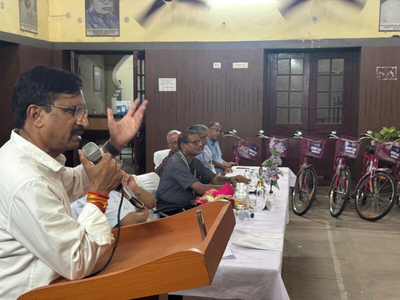 साइकिल केवल स्कूल पहुँचने का माध्यम नहीं, बल्कि आत्मनिर्भरता, आत्मबल और स्वाभिमान का प्रतीक है : महापौर
