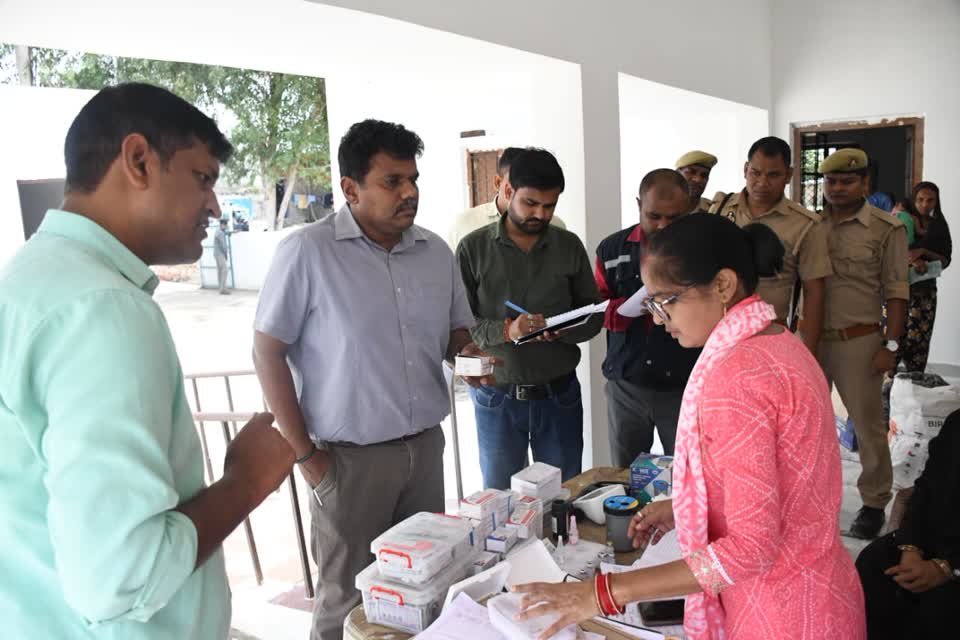 जिलाधिकारी ने विकास खण्ड मिठवल पर आयोजित बीएचएनडी दिवस का किया निरीक्षण