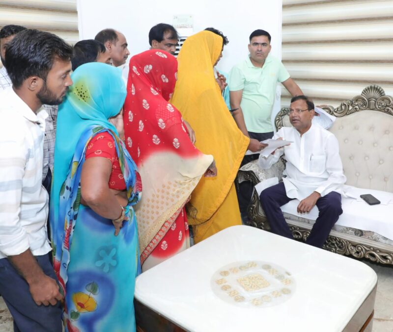 जन संवाद से हो रहा जनता की समस्याओं का समाधान: पंकज चौधरी