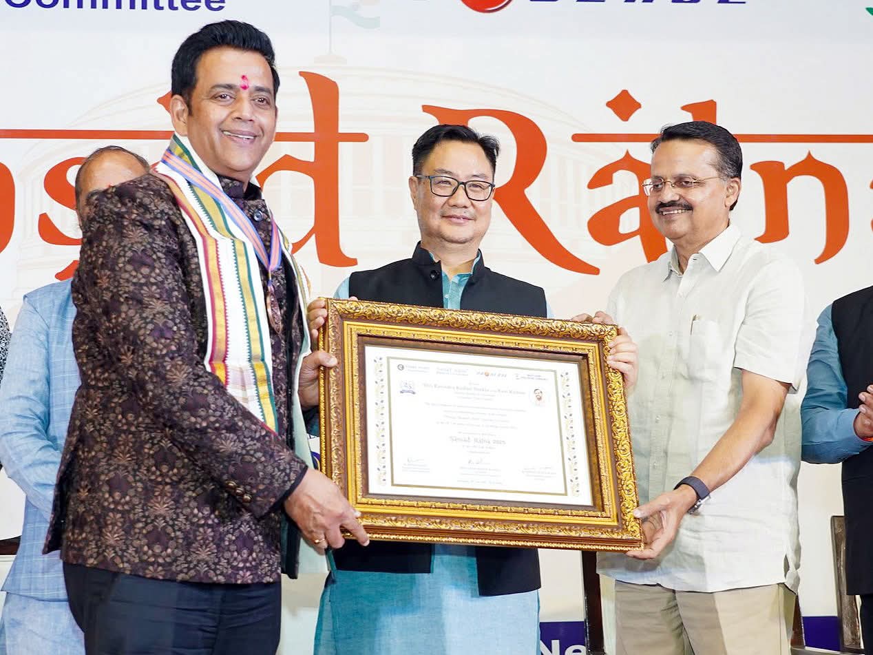 यह गोरखपुर की जनता के विश्वास की जीत है : रवि किशन 