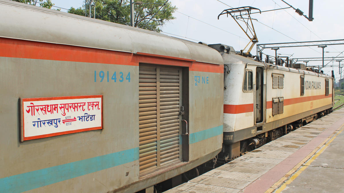 गोरखपुर-बठिण्डा एक्सप्रेस परिवर्तित मार्ग मल्हौर-ऐशबाग-मानक नगर के रास्ते चलेगी