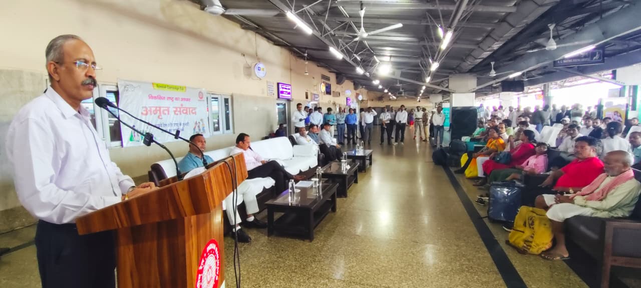 पूरे भारतीय रेल को स्वच्छ बनाये रखने के लिये ‘स्वच्छोत्सव‘ अभियान चलाया गया : महाप्रबंधक