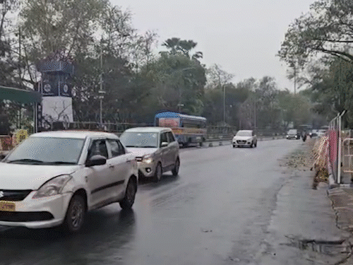 उत्तराखंड के पिथौरागढ़ में तीन दिन से बर्फबारी जारी:MP के 20 जिलों में आंधी-बारिश, ओले भी गिरे; राजस्थान में पारा 36°C, हीटवेव की चेतावनी