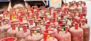 सिलेण्डरों को अवैध ढंग से ऊंचे दर पर बेचा, गैस एजेंसियों के विरूद्ध हुई कार्यवाही