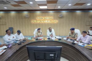 परीक्षा व्यवस्था में किसी भी प्रकार की लापरवाही पर होगी कठोर कार्रवाई : डीएम 