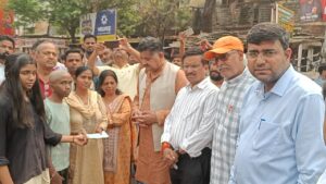 मृतक उमेश शर्मा के परिजनों को मिला 5 लाख का आर्थिक सहारा