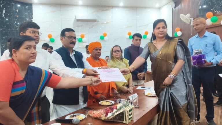 जनपद की 06 मुख्य सेविकाओं को नियुक्ति पत्र, उत्कृष्ट कार्य करने वाली महिलाएं हुईं सम्मानित 